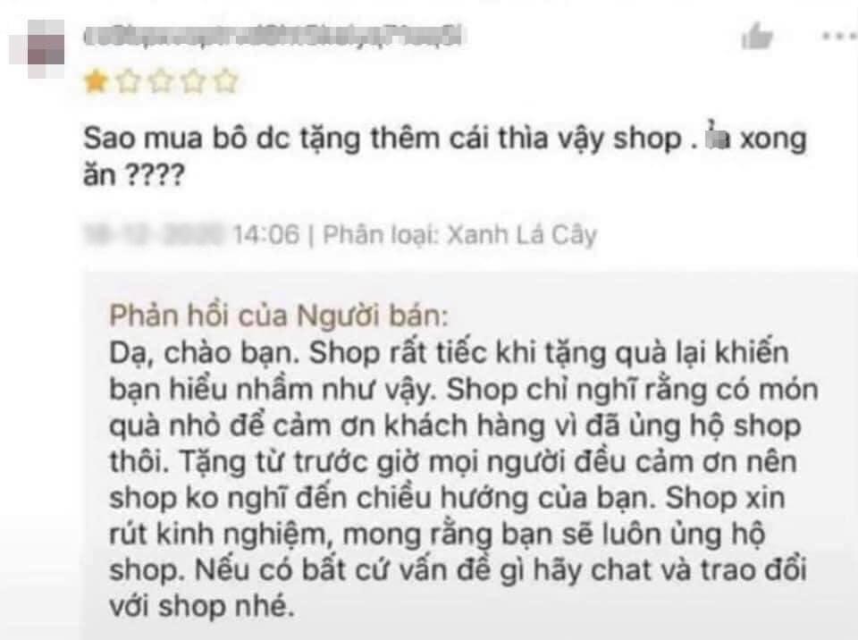 Khách thắc mắc Sao mua bô được tặng thêm thìa và bình luận cười tụt huyết áp-1