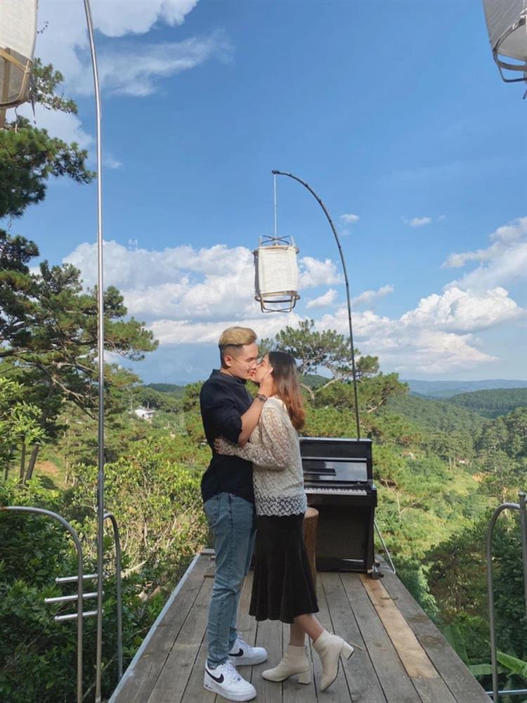 Gái xinh kể chuyện yêu 6 tháng được bạn trai tặng Mẹc bạc tỷ, còn cho tiền làm mũi-6