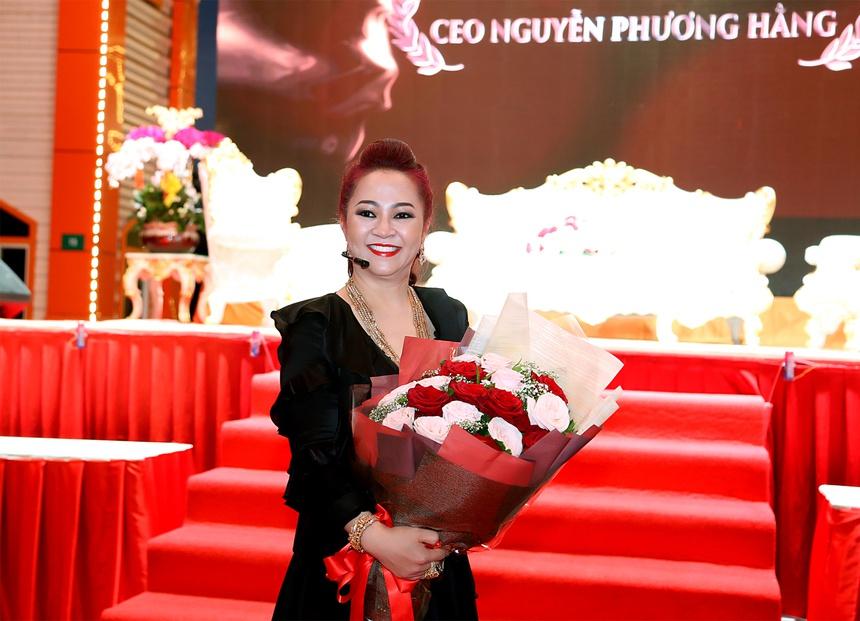 Bà Phương Hằng và cuộc đại náo chấn động giới showbiz-1