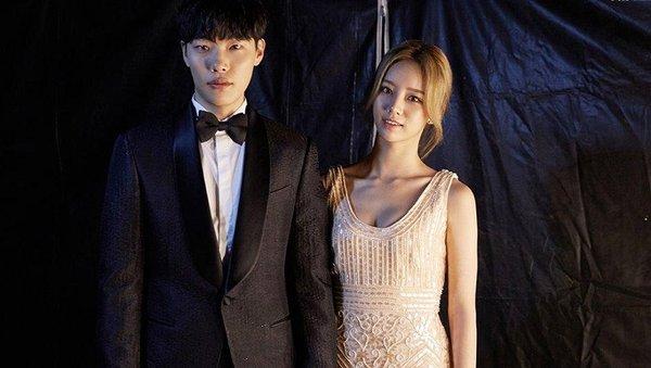 Hyeri bị chỉ trích vì cử chỉ tình tứ với Jang Ki Young-5