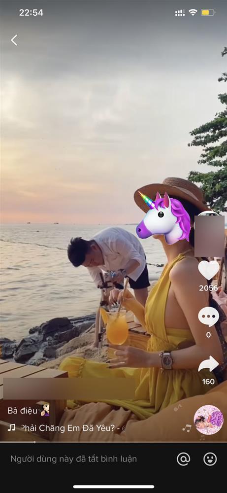 Hot girl Về Nhà Đi Con lộ clip nóng ngồi đếm cả xấp đô la, hàng hiệu la liệt-4