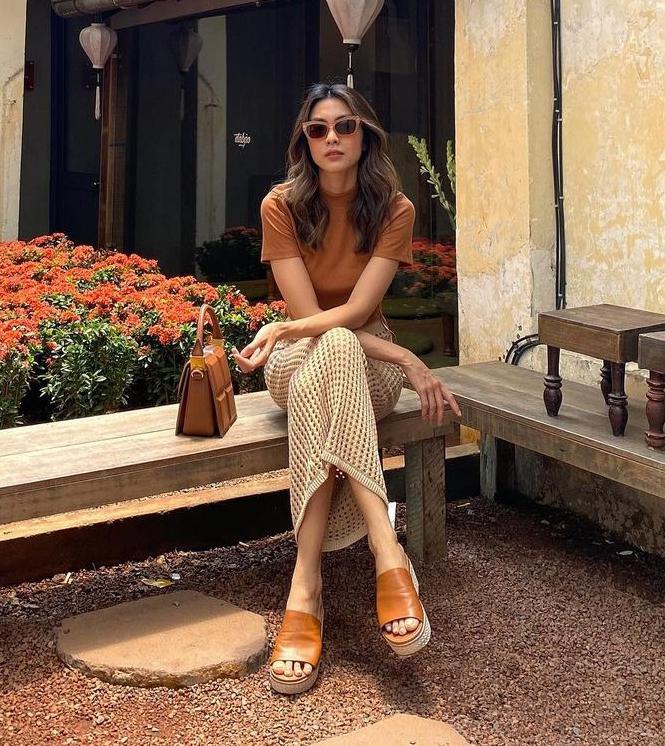 Bí kíp phối đồ len móc mát rượi ngày hè như Đông Nhi, Hà Tăng-8