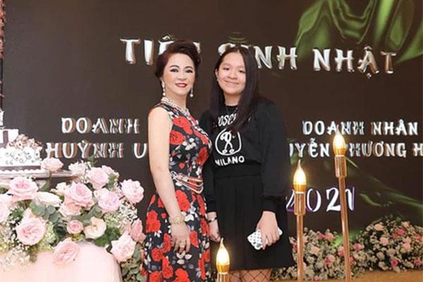 Khi không có phấn son phù phép, nhan sắc con dâu bà Hằng trông thế nào?-4