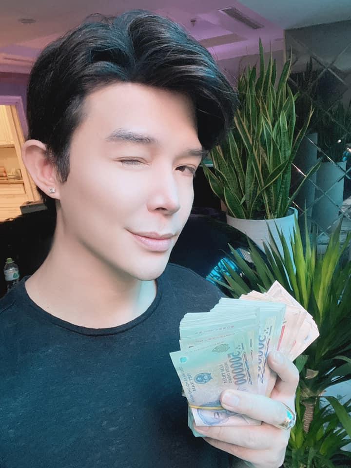 Nathan Lee dí dỏm: 