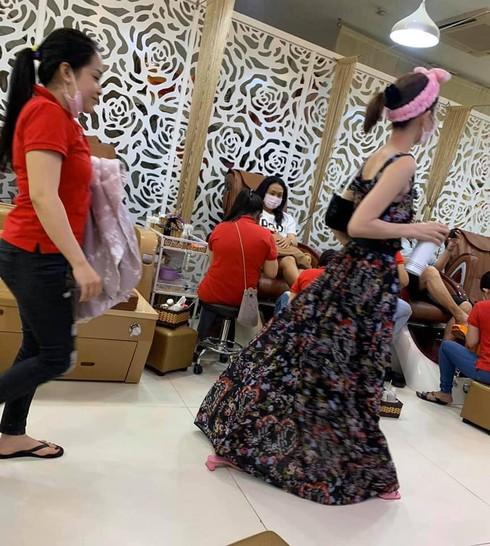 Body Ngọc Trinh thiên biến vạn hóa: Lúc tong teo, lúc như đô vật-5