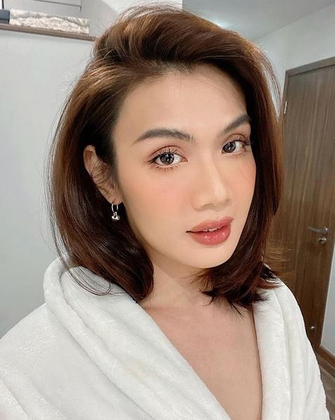 Đào Bá Lộc trang điểm xinh như cô dâu còn được khen giống gái Thái-4