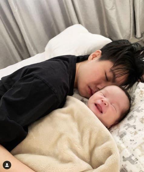 Tình đồng giới đăng ảnh mới nhất của con An Nguy: Xinh xắn và giống mẹ-8