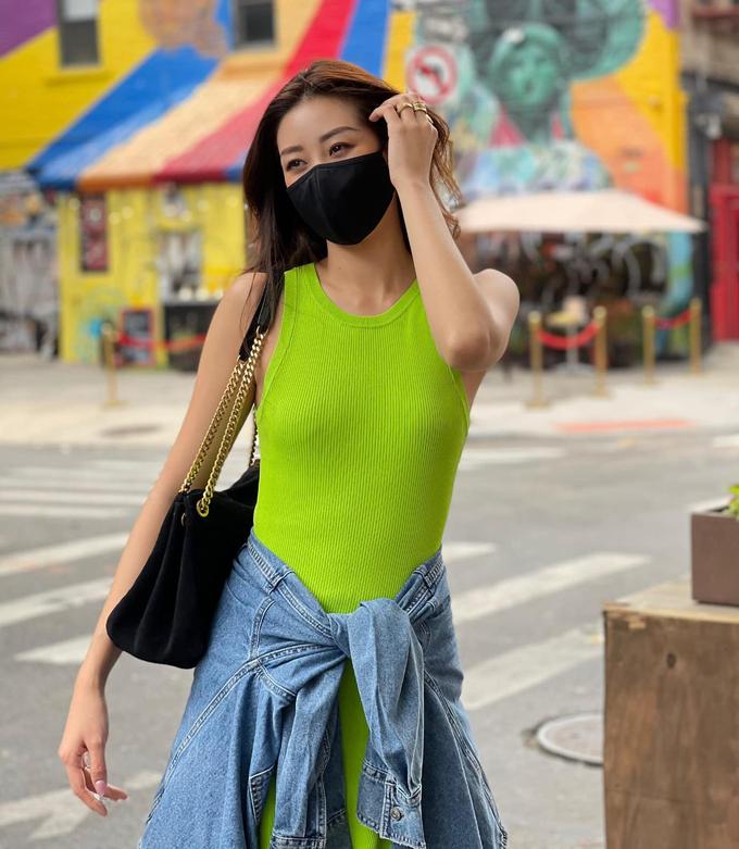 Bơi trong quần vì sụt cân không phanh, Khánh Vân khéo mix chữa cháy-6