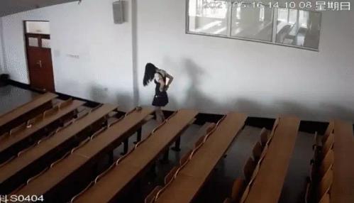 Rò rỉ video đôi sinh viên quan hệ trên giảng đường, cô gái dính tin đồn tự sát-2