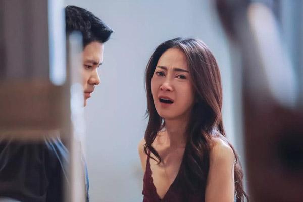 Vô tình đọc nhật kí của con gái, tôi chết lặng khi thấy một tấm ảnh rơi ra-2