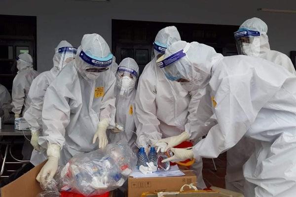 Khách tố dung dịch sát khuẩn là nước lã, sân bay Nội Bài nói gì?-2