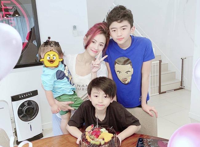 Con trai Trương Bá Chi sống buông thả, không lo học hành vì muốn phản kháng mẹ?-3