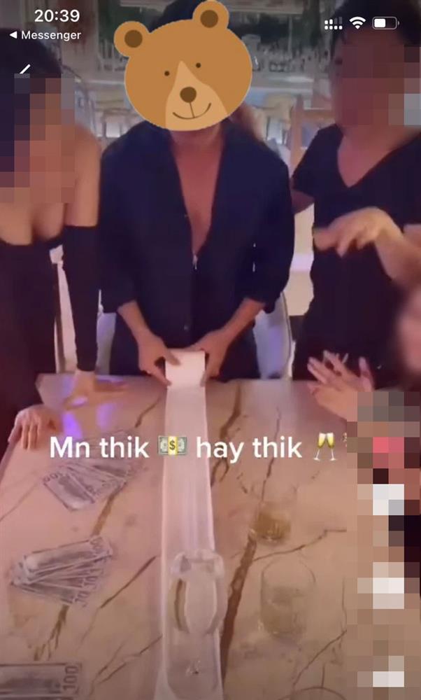 Nam chính clip hot girl Về Nhà Đi Con dát đầy hàng hiệu, chơi toàn chân dài-4