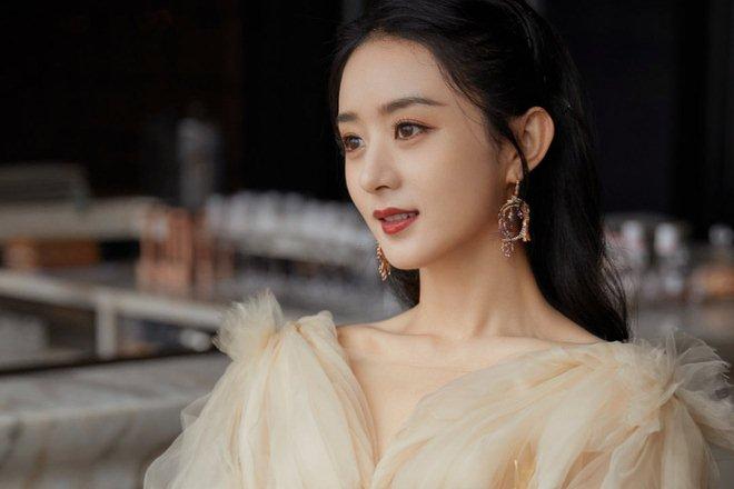 Triệu Lệ Dĩnh làm dâu nhà họ Phùng: Tủi nhục trăm bề sau cánh cửa hào môn-6