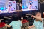 Đài Hàn Quốc phát lại clip bé gái Việt Nam khóc nức nở khi thấy mẹ đi chống dịch xuất hiện trên TV-2