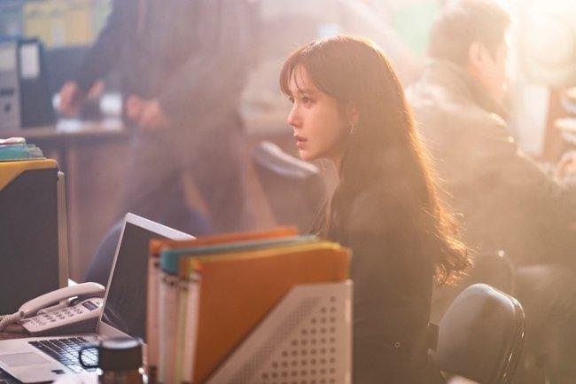 Cuộc Chiến Thượng Lưu phần 3 tập 1: Su Ryeon thăm chồng ngồi tù, thái độ Ju Dan Tae vênh váo-2