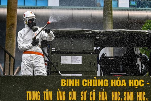 Bí mật trên chiếc xe khách đâm sụp chốt kiểm dịch Covid-19, tài xế nhổ nước bọt vào CSGT Đà Nẵng-5