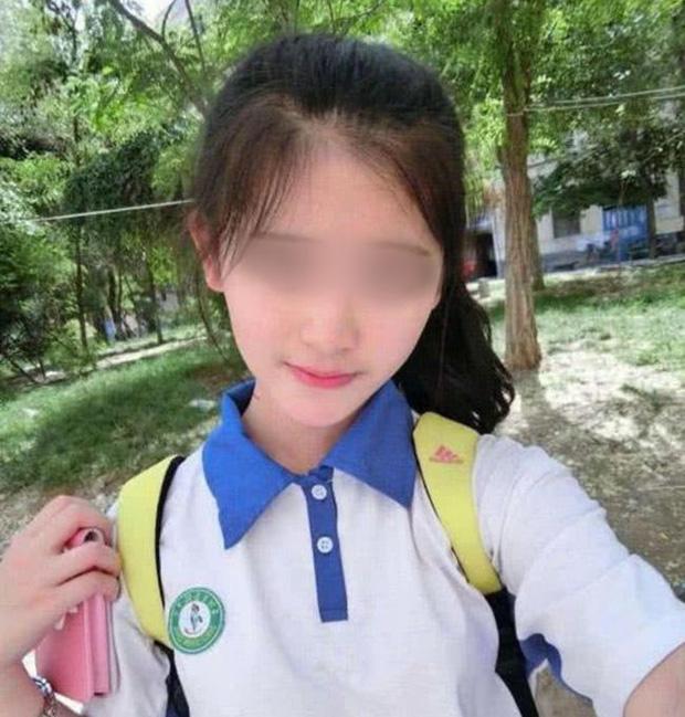 Vượt 300 cây số gặp bạn trai quen qua mạng, thiếu nữ 15 tuổi bị cho leo cây vì lộ mặt thật-4