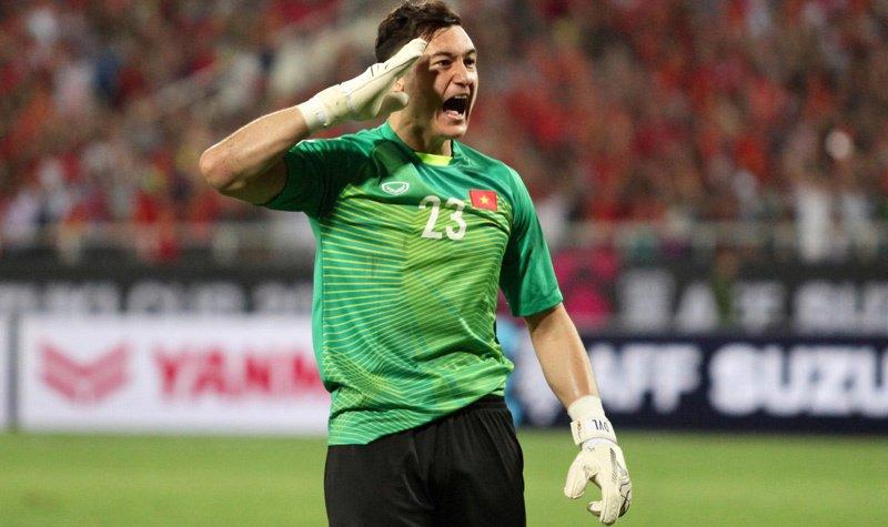 Đặng Văn Lâm nhận lương cực sốc khi chơi tại CLB Bình Định-1