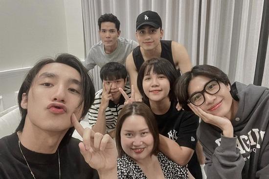 Sơn Tùng đăng ảnh mới và tự thả phẫn nộ, chuyện quái gì đây?