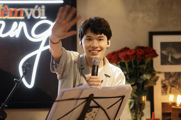 Quang Trung: ‘Nhận lương ca sĩ, tôi không thể nói mình đi hát cho vui’