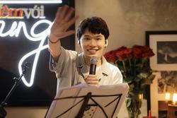 Quang Trung: 'Nhận lương ca sĩ, tôi không thể nói mình đi hát cho vui'