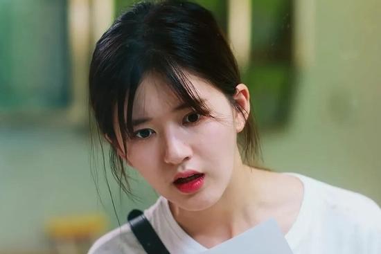 Diễn xuất lố của Triệu Lộ Tư