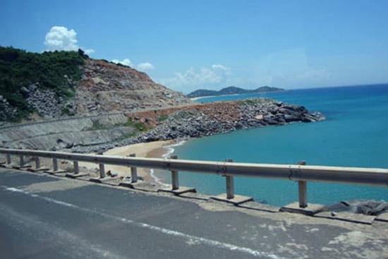 Con đường ven biển dẫn đến cực Đông ở Phú Yên
