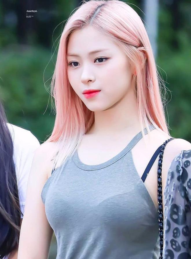 Những sao nữ Hàn Quốc bị chỉ trích về trang phục-4