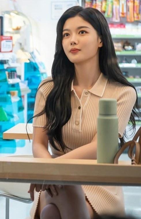 Những sao nữ Hàn Quốc bị chỉ trích về trang phục-6