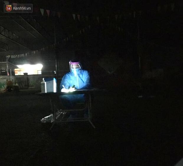 Nước mắt nữ bác sĩ tại tâm dịch Bắc Giang khi nghe giọng con gái 3 tuổi qua điện thoại-5