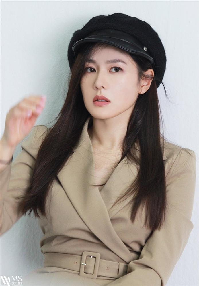 Son Ye Jin trẻ xinh là thế nhưng cứ đánh son đỏ là bị dìm thậm tệ-4