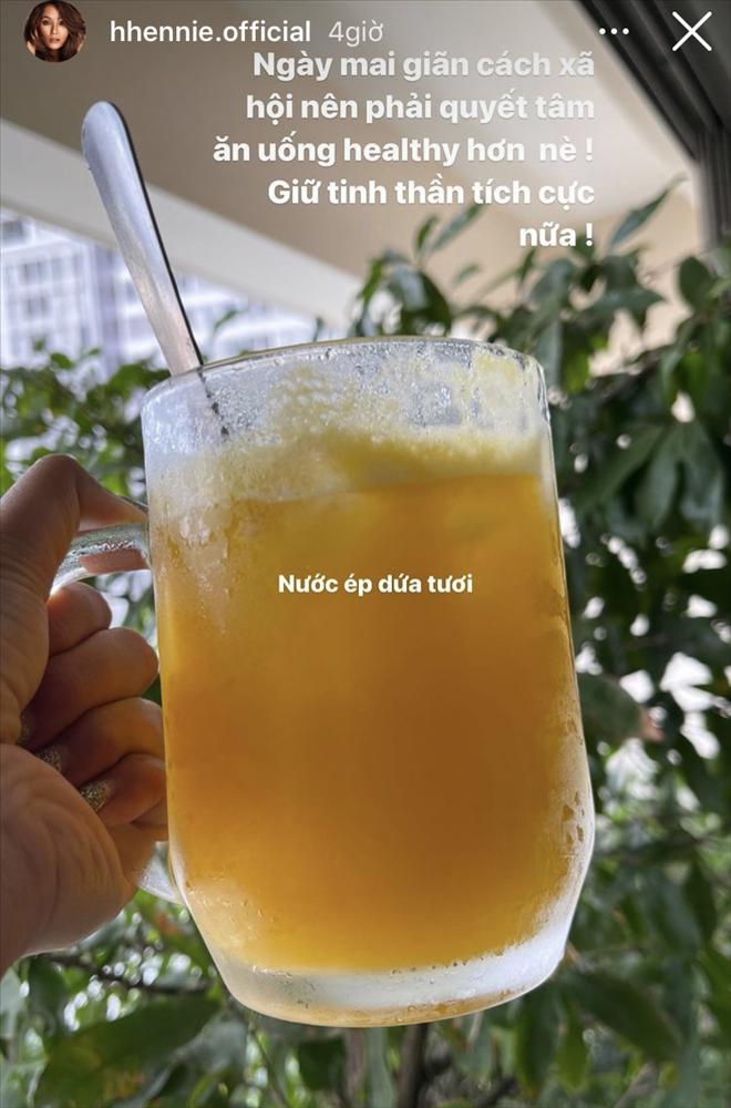 Giãn cách xã hội không thể ra salon, H’Hen Niê chia sẻ công thức ủ tóc suôn mượt tại gia-4