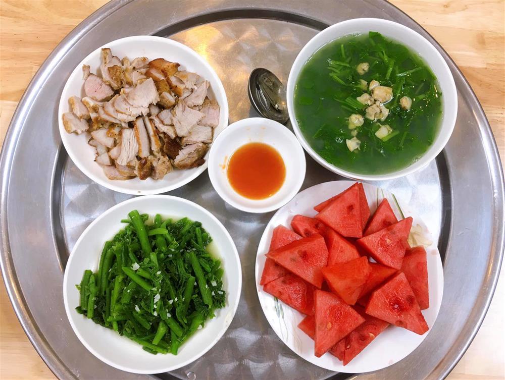 Mâm cơm 4 người ăn mùa dịch, nhìn là mê, khỏi nghĩ nay ăn món gì-2