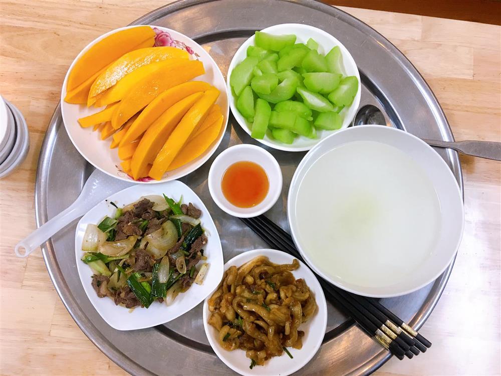 Mâm cơm 4 người ăn mùa dịch, nhìn là mê, khỏi nghĩ nay ăn món gì-8