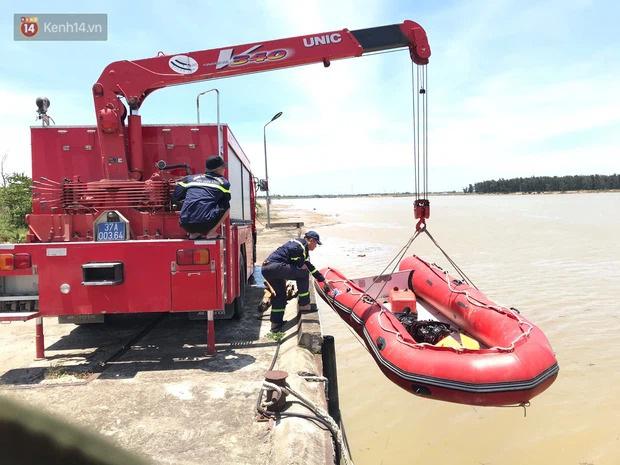 Đồng nghiệp và bạn bè thương xót nữ phóng viên tự tử ở tuổi 25-6