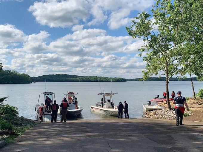 Vợ chồng sao Tarzan tử nạn vì rơi máy bay-2