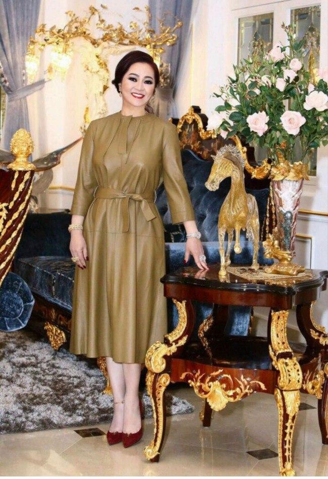 Bà Phương Hằng hack eo thon nhờ cái nịt hơn 20 triệu đồng-9