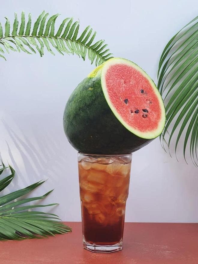 Phiên bản ly nước mía cục súc khi đi mua hàng đúng ngày chủ quán khó ở-6