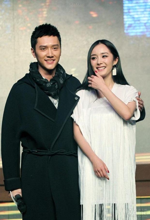 Dương Mịch bị sàm sỡ giữa sự kiện, Phùng Thiệu Phong ngồi bên trơ mắt nhìn?-4