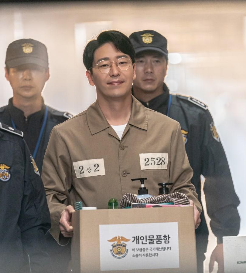 Penthouse 3: Cheon Seo Jin ngồi tù, Ju Dan Tae giết Logan?-8