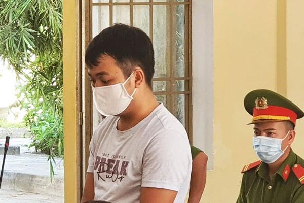 Cô gái bị 2 thanh niên trích điện, đạp ngã xe lúc rạng sáng để cướp tài sản-2