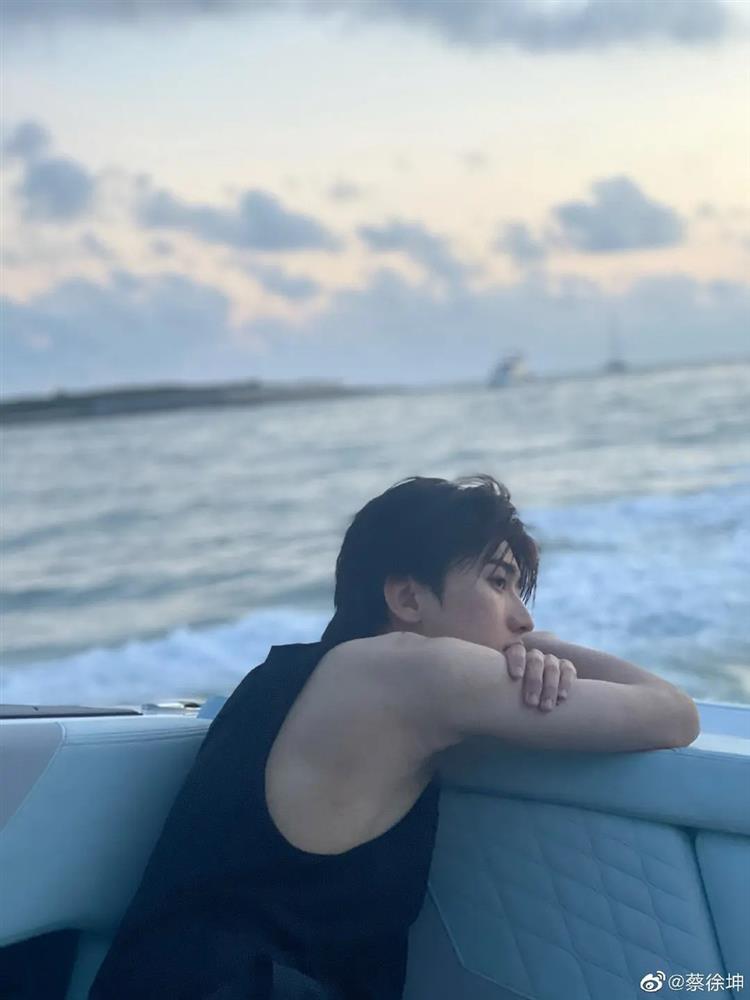 Angela Baby cắm sừng Huỳnh Hiểu Minh, người thứ 3 bị vạch mặt?-3