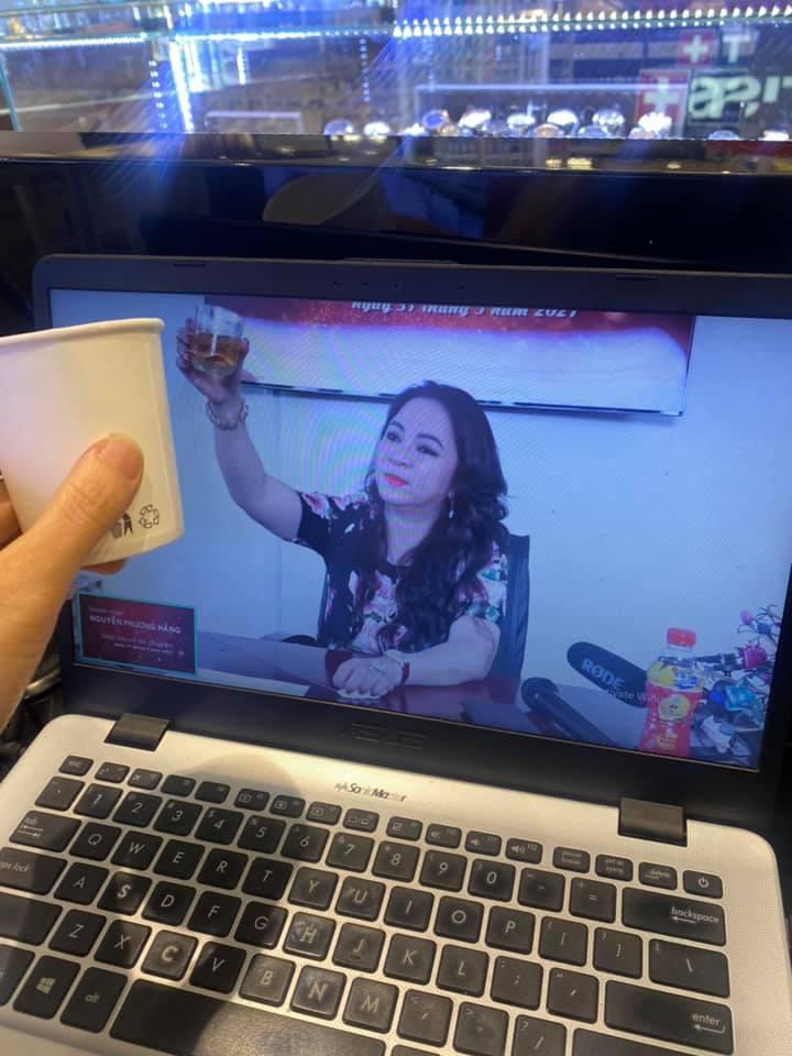 Dân mạng đua nhau cạn chén tiêu sầu online cùng bà Phương Hằng-1