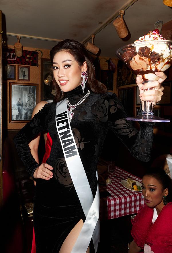 Váy áo thi Miss Universe của Khánh Vân bị chê bai, stylist lên tiếng-4