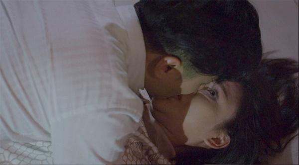 Hướng Dương Ngược Nắng: Không chỉ tát nảy lửa mà còn hôn khó đỡ-3