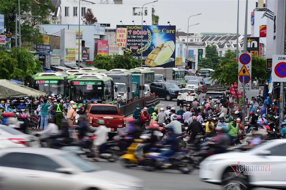 Gò Vấp đang là vùng dịch nguy hiểm, Chủ tịch quận kêu gọi hạn chế ra vào-1