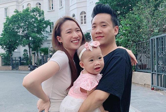 Đăng ảnh cùng gái cưng 1/6, Justa Tee nhận lời khen đi vào lòng đất-10