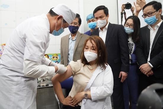 'Vaccine AstraZeneca có hiệu quả với biến chủng nCoV'