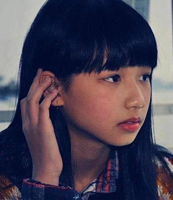 Amee gây sốt với hình ảnh xinh từ tấm bé, nét nào ra nét đấy.